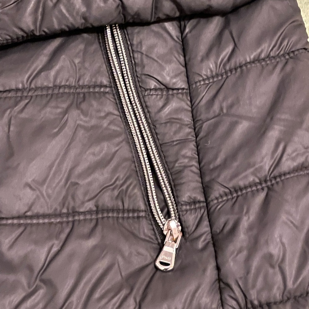 Guess Packable Puffer Coat - Picture 4 of 9